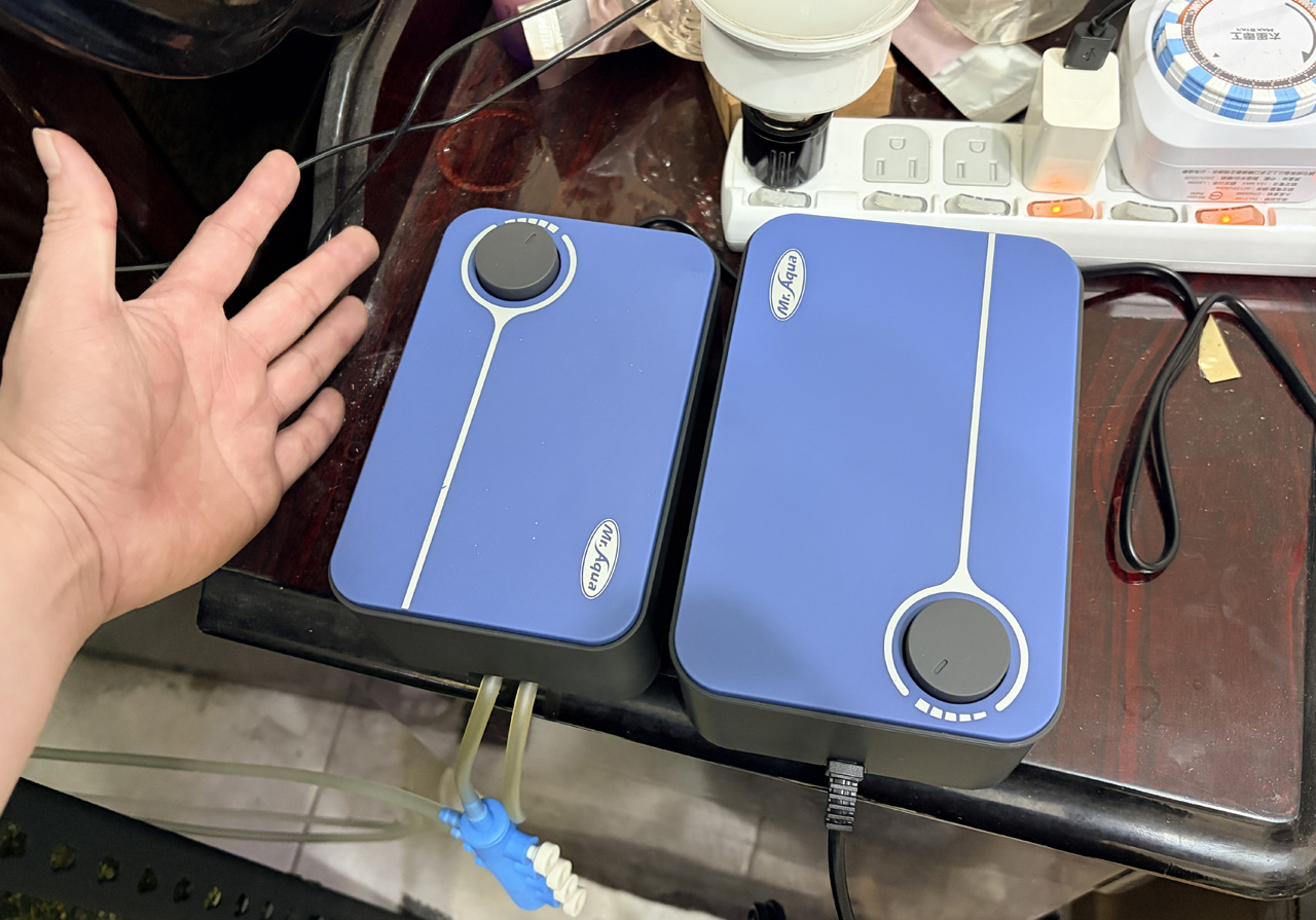 MR AQUA 水族先生新型超靜音打氣機 480D大小比較